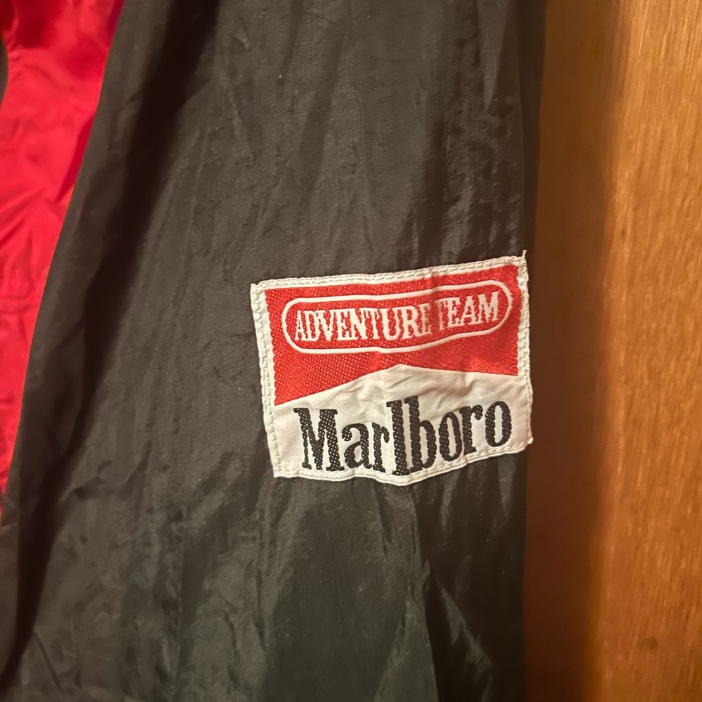 VTG Marlboro Country Tracksuit Red and Black Jacket w/ matching pants and bag - Picture 9 of 13